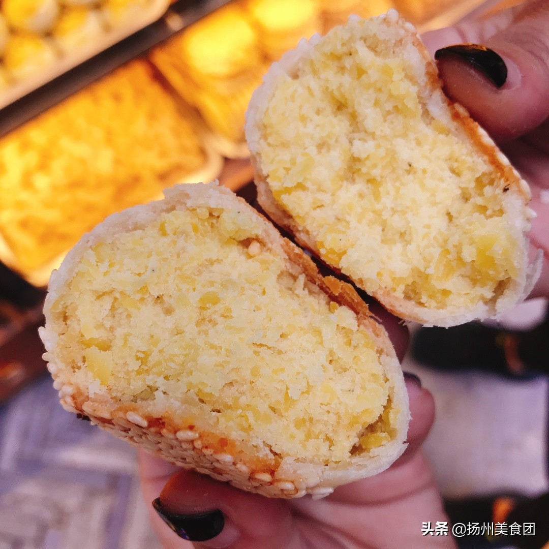 一口就上瘾,比较火的绿豆酥饼
