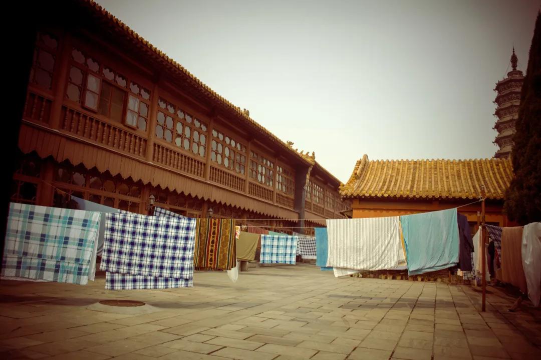 蚕丝被清洗注意事项有哪些,蚕丝被清洗方法和注意事项