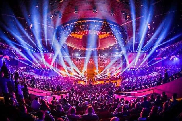 棣欐腐姊﹀够閮藉競,棣欐腐姊﹀够涓栫晫