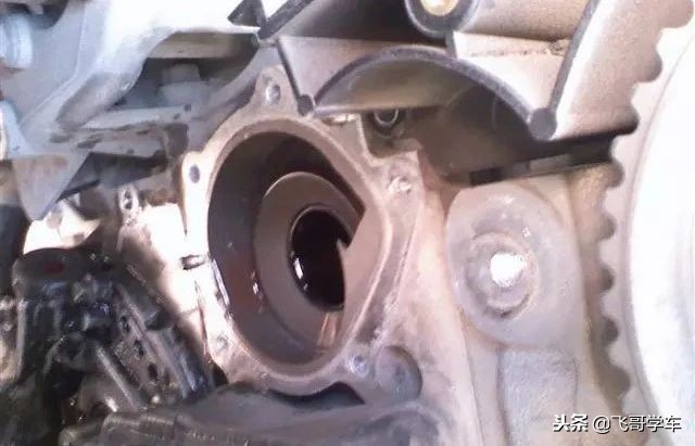 发动机正时皮带的更换步骤,车主自己换正时皮带
