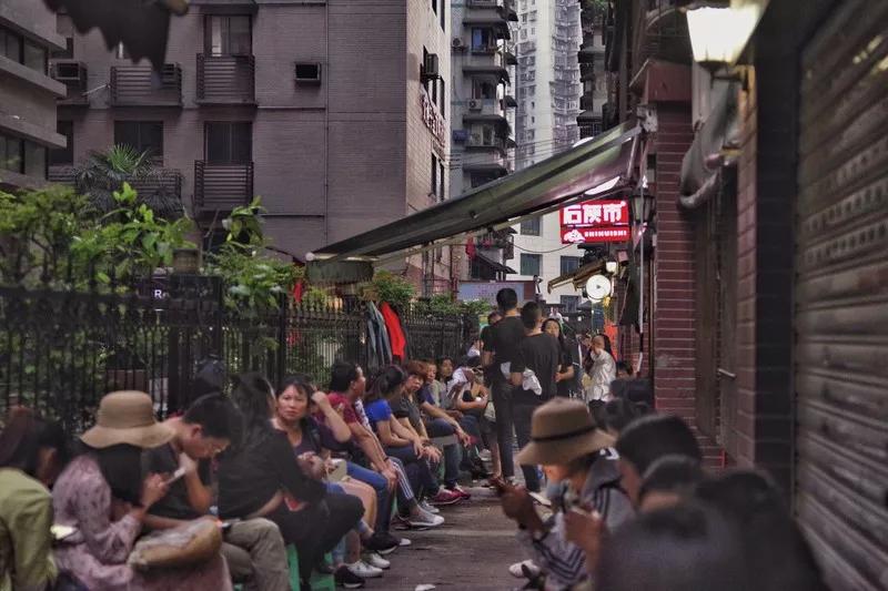 璁╃櫨搴︽棤璇殑闂,璁╃櫨搴﹀穿婧冪殑鐬棿