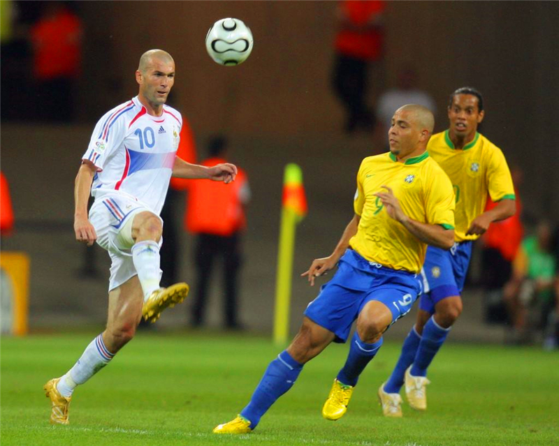 罗纳尔多和齐达内世界杯,齐达内和罗纳尔多谁球技厉害