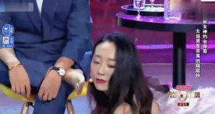 长得不美又没名气，她怎么就成了新任“星女郎”？