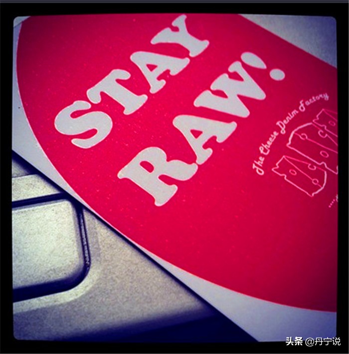 所有品牌牛仔裤,所有牛仔裤的品牌带红色条纹