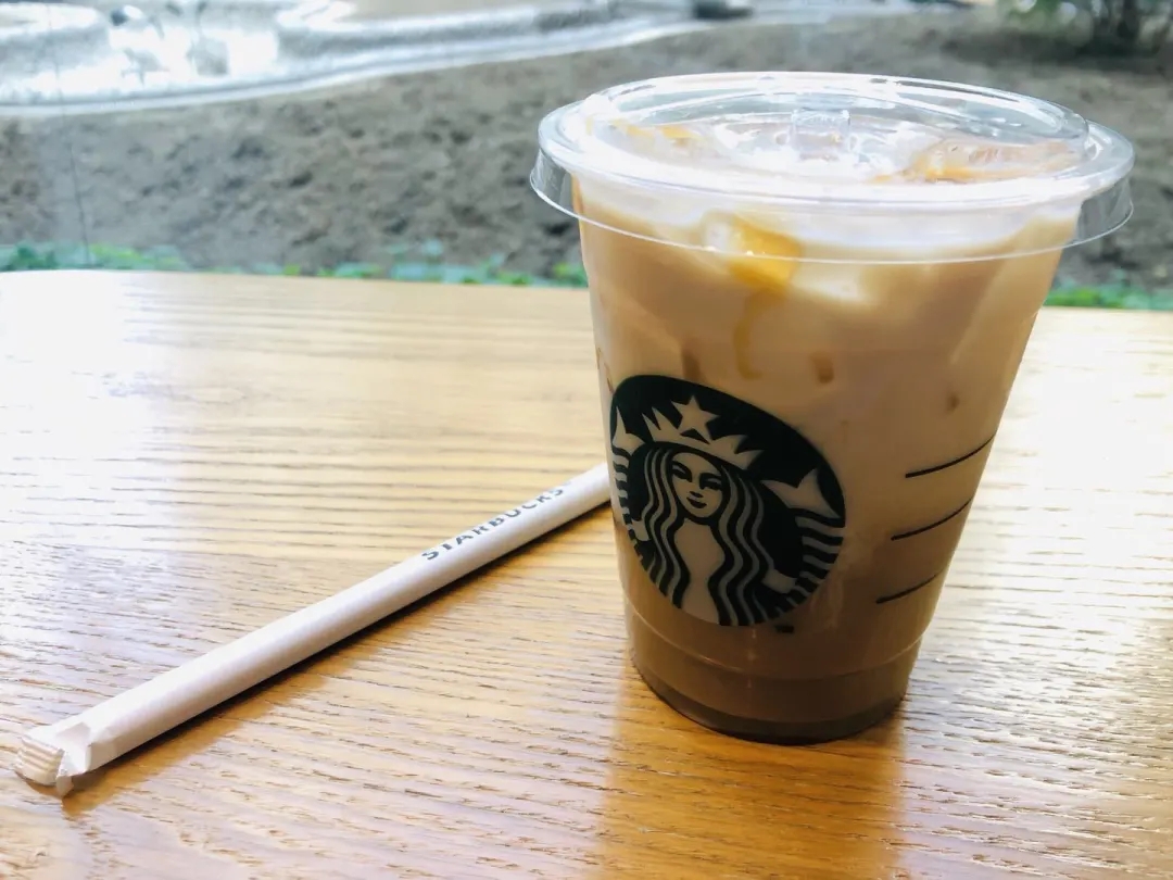 鸳鸯奶茶，是奶茶与咖啡完美融合的结晶，是一口上瘾的味蕾侵略者