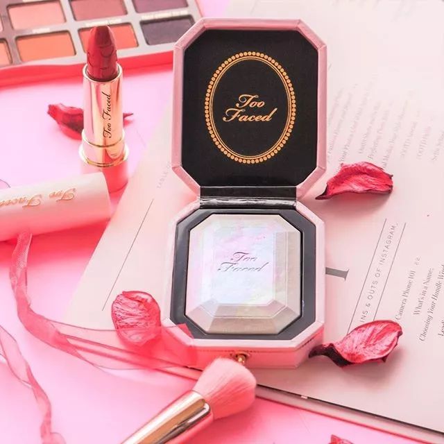 请说一下今年彩妆最好用的单品,新年必备的彩妆产品有哪些