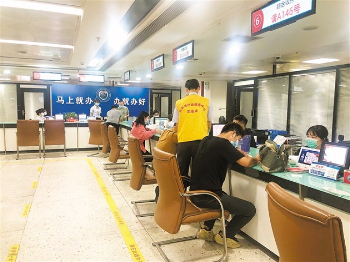 降成本优环境推进“三新两特一大”产业发展我市各职能部门多措并举优化服务，助力打造现代产业体系