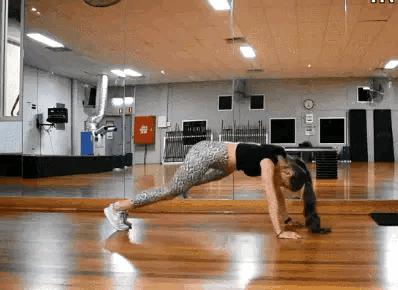 身高176的韩国“甜美系”教练，A4腰大长腿，妥妥的宅男女神