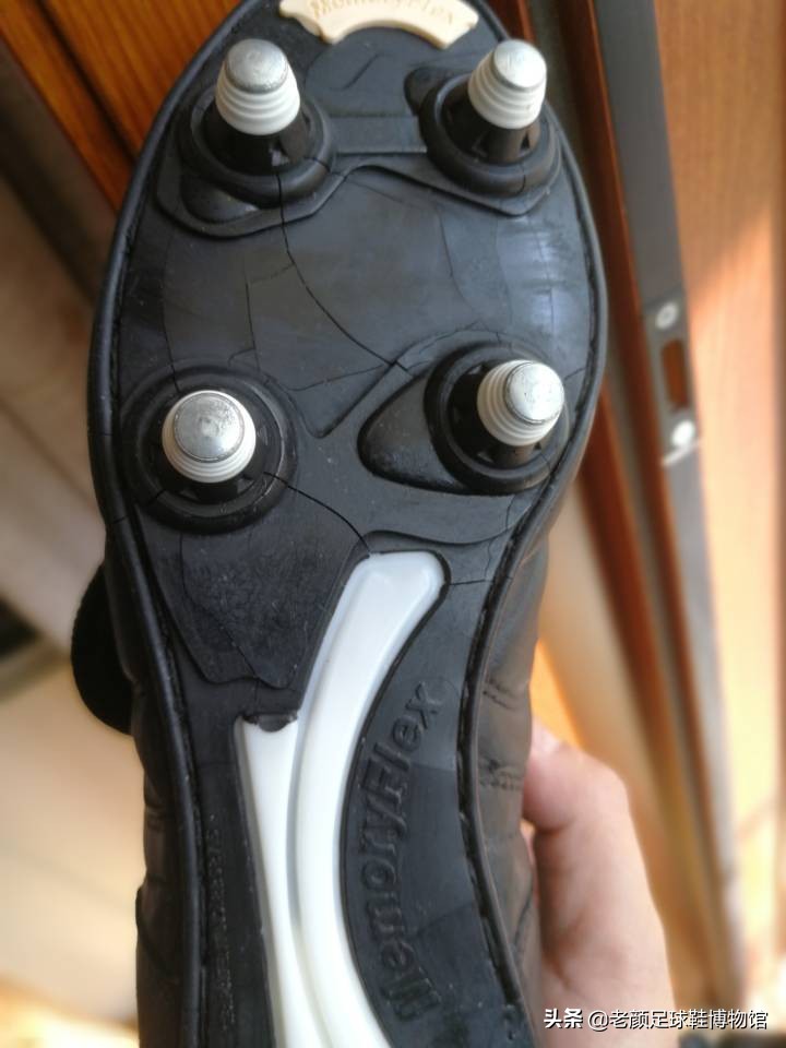 足球鞋的寿命有多长？老了以后会有哪些病？有病该怎么治疗？