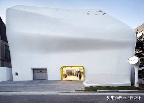 这些店里：有一家是“谢娜”的店猜猜是第几张！