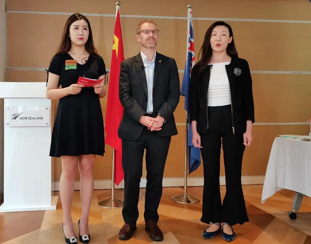 新西兰代总领事携恒天然、佳沛、Grin开直播，拼多多新西兰商品订单暴涨320%