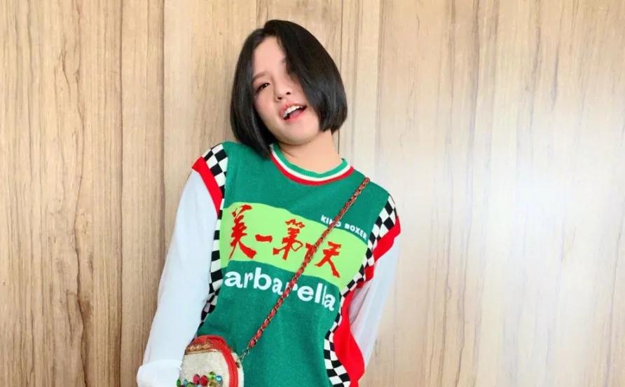 卖假包骗闺蜜！被虚荣心毁掉的女星丁小芹，从康熙女神沦为罪犯