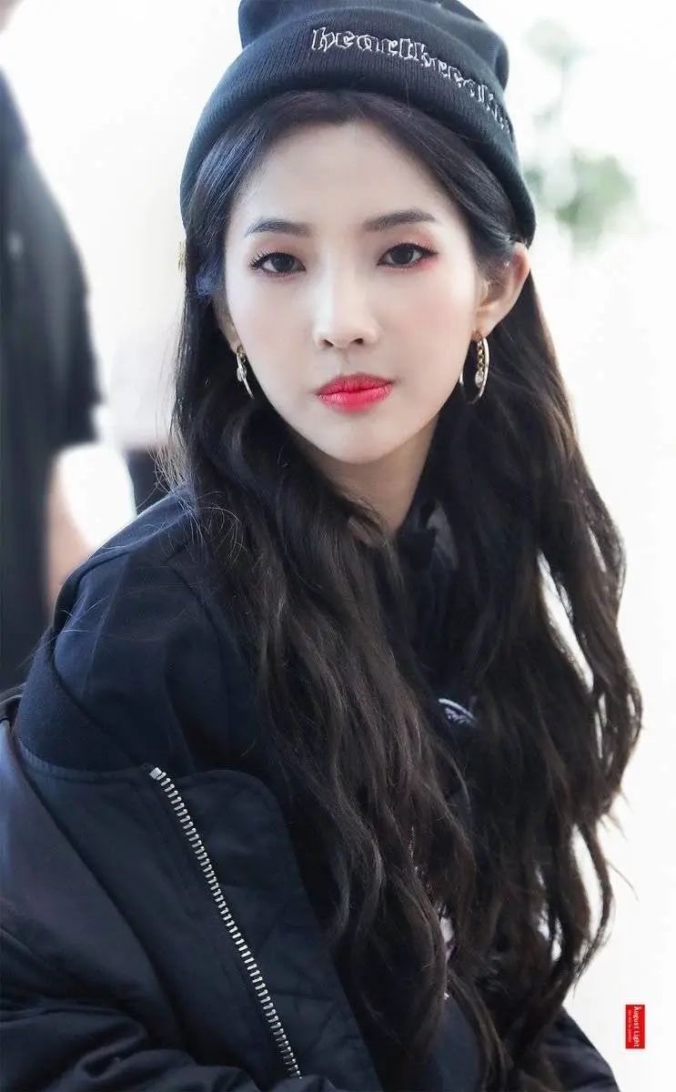 谁说圆脸女生不惊艳,谁说脸圆的女孩不好看