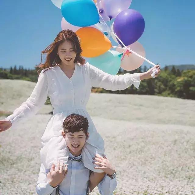 不拘泥形式的婚纱照,婚纱照小众风格这样拍也好看