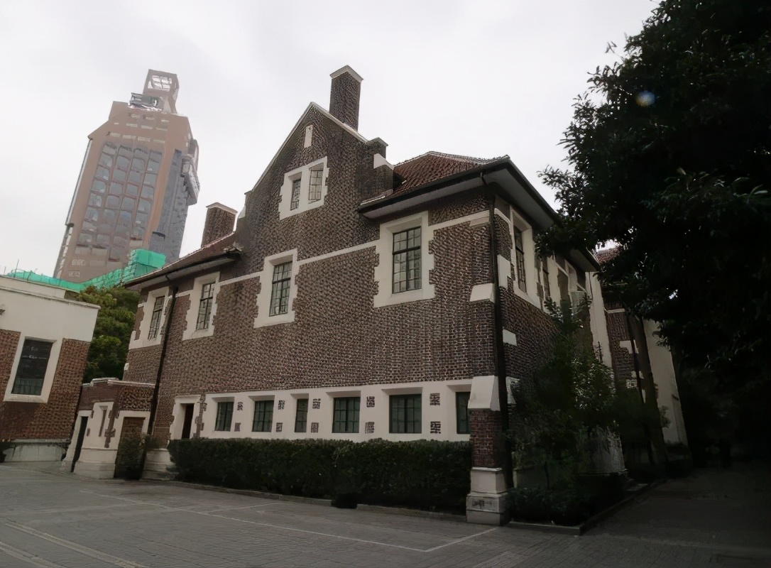 参观上海市外滩历史纪念馆,学党史参观公司史馆