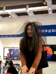 看了整整七分钟，他们最终还是上去了