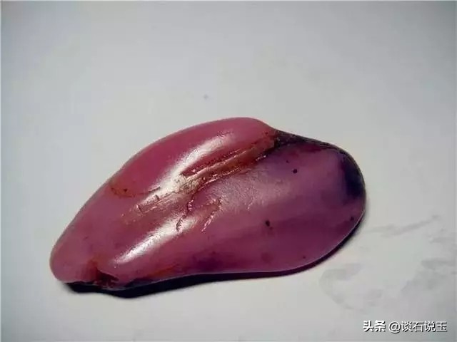 和田玉哪种颜色的玉石最好,和田玉的定义及颜色分类