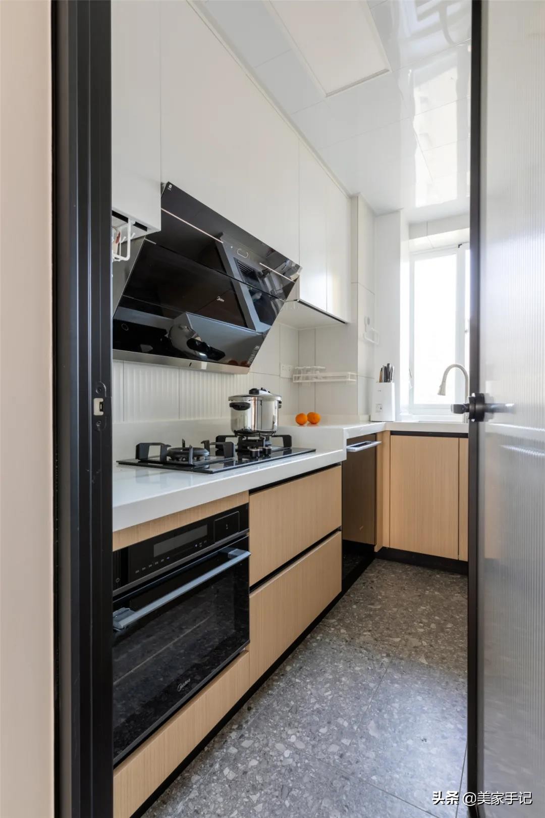 厦门夫妻晒出90㎡家，全屋干净整洁、有条不紊，让人看了大呼过瘾