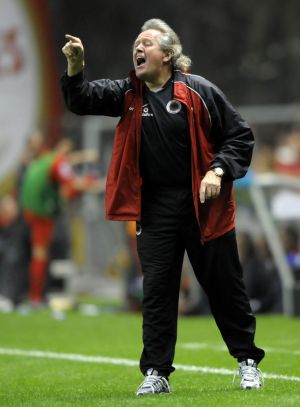 盘点足球场上十大重炮球,盘点足坛上的重炮轰门