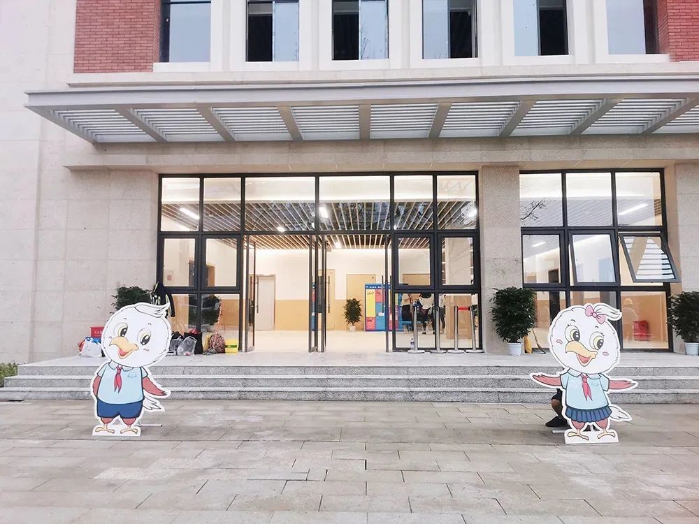 慕了！这所高品质高配置的学校藏不住了～|成华融媒