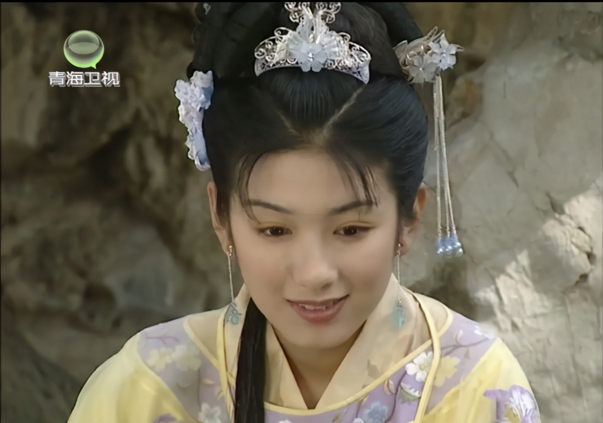 比较火的女明星发型搭配,女明星造型心机发型