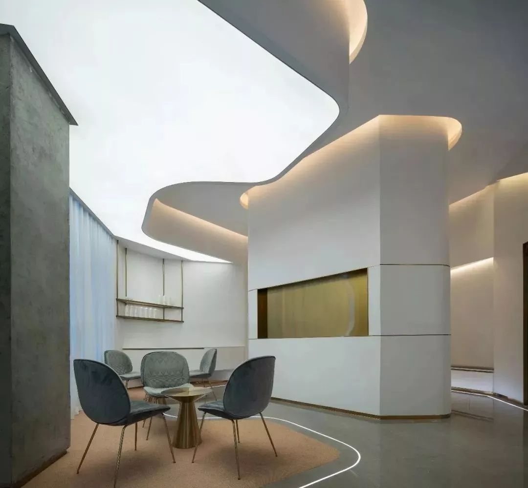 miho绫宠嵎鑲や綋缇庡涓績鏂板厜閲屽簵,miho绫宠嵎鑲や綋缇庡涓績鍥㈣喘