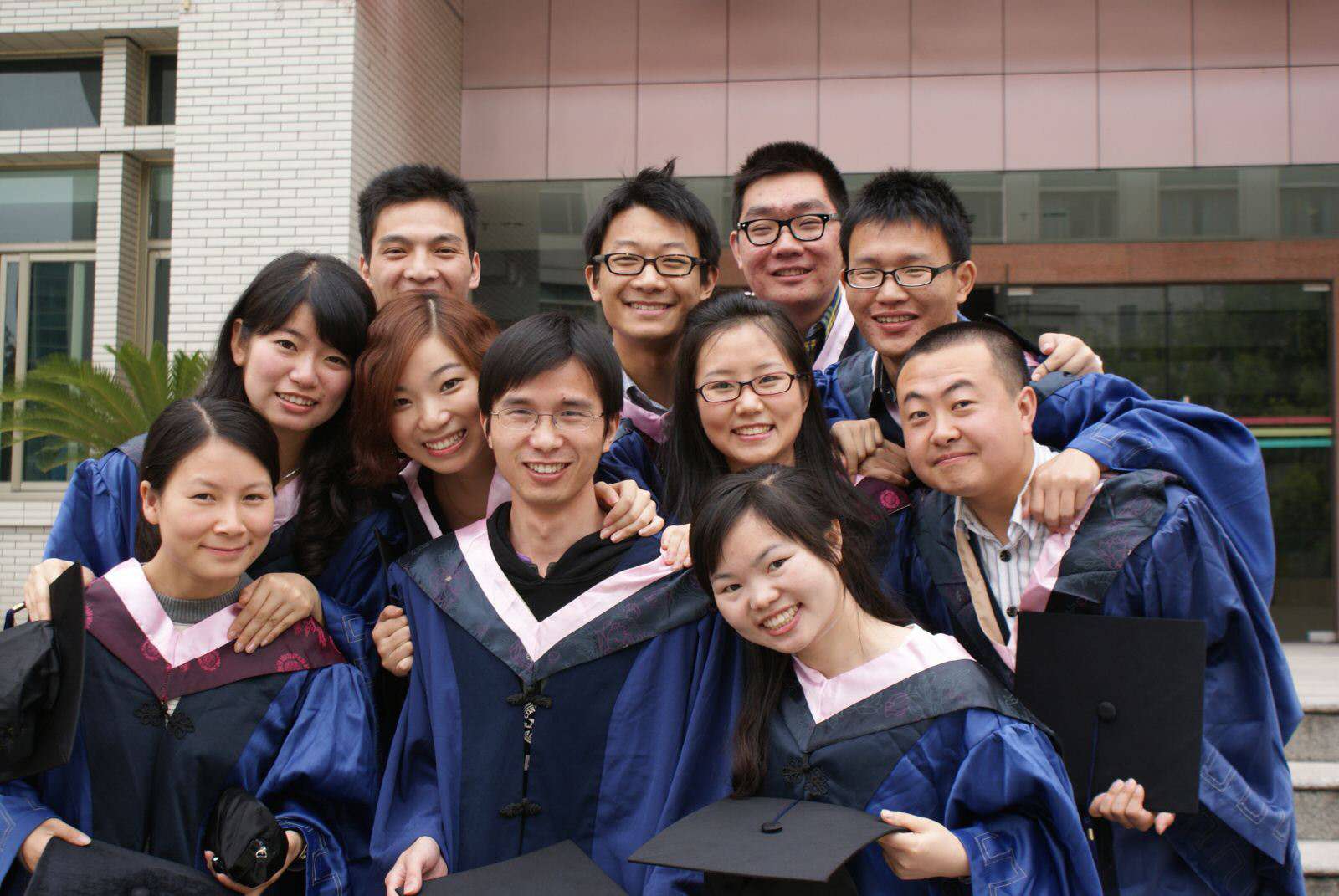 大学生毕业出来迷茫的方向是什么,大学生毕业很迷茫怎样选择工作