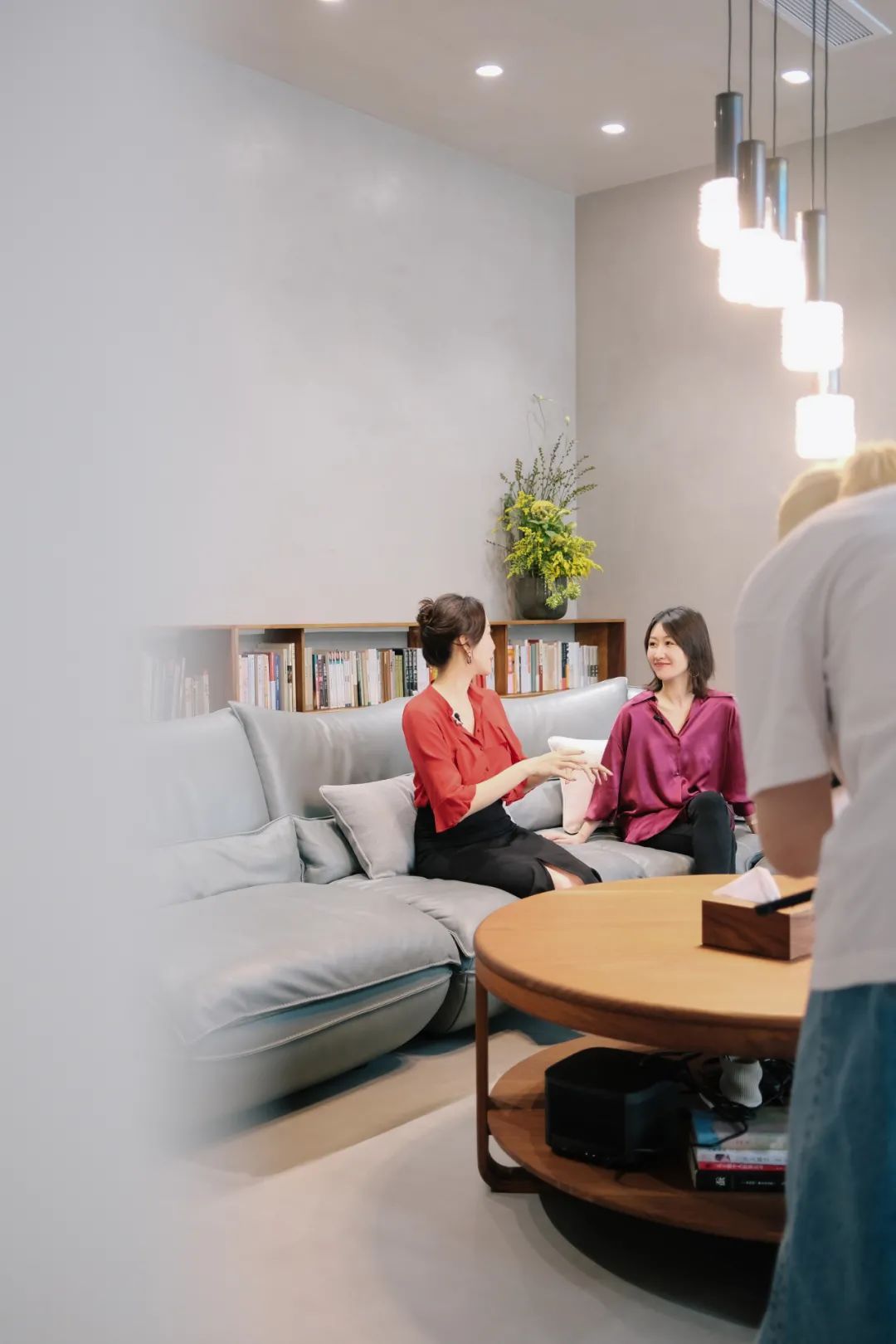 住在上海闹市400平的房子里，花开不败，开窗见池塘，太羡慕了