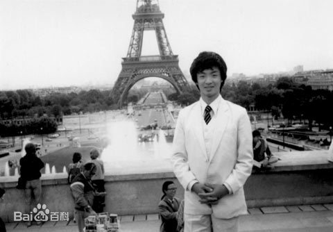 金星2015年的一次颁奖晚会,金星在达沃斯论坛获奖