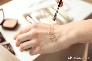 隔离霜怎么用不卡粉滋润,隔离霜是伤皮肤还是保护皮肤