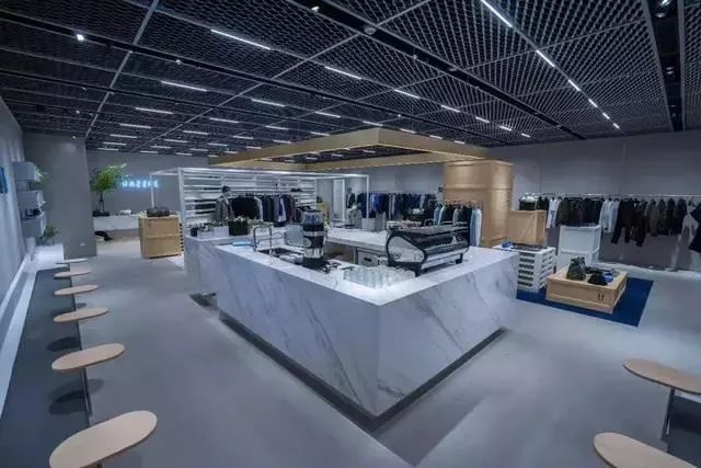 地素razzle深圳男装,地素时尚入股运动潮牌