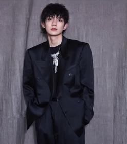 王源锡纸烫渣苏感,王源易烊千玺脑洞大开