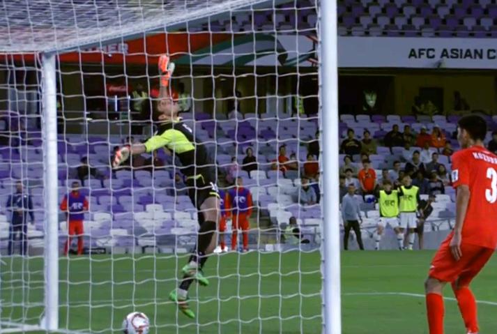 亚洲杯上半场0比2落后韩国,韩国球迷吐槽亚洲杯韩国出局
