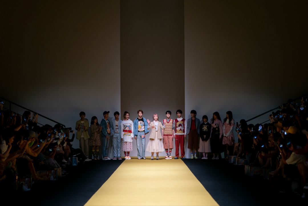 BronzeLuciaX饿了么X光芒联名潮品，助力可持续时尚