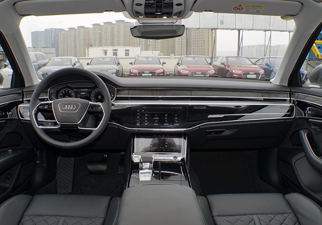 最新款奥迪a8试驾视频,80万左右的十款豪车