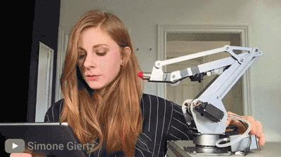 癌症女孩奇迹痊愈,90后女子研究出癌症不用动刀