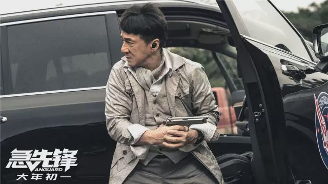 “斗战锦鲤”成龙，人生没有躺赢，只有拿命拼赢