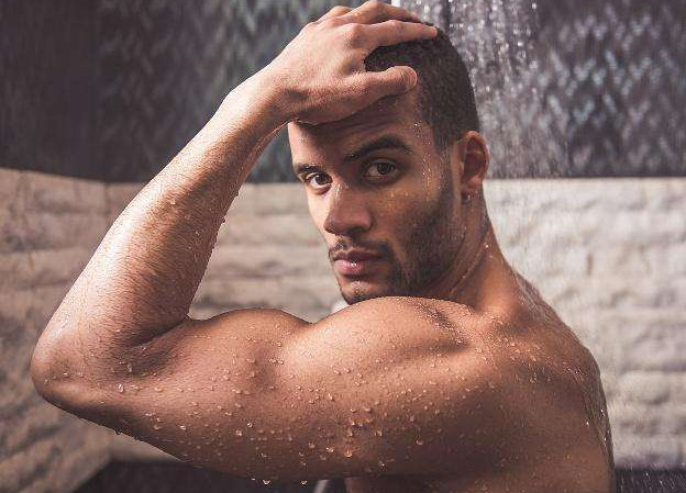 小孩一周洗几次澡冬天,女生冬天一星期洗几次澡