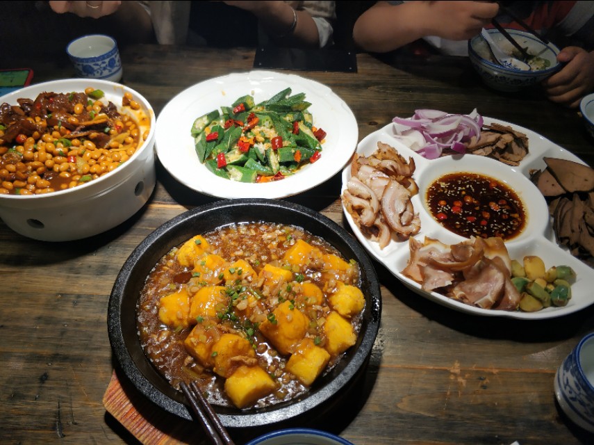 乌鲁木齐这家武侠风格主题餐厅，有种穿越到江湖客栈里的感觉！