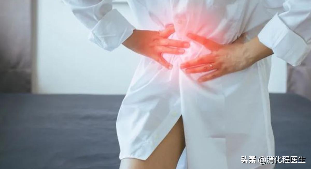 月经后期持续有褐色分泌物这正常吗？