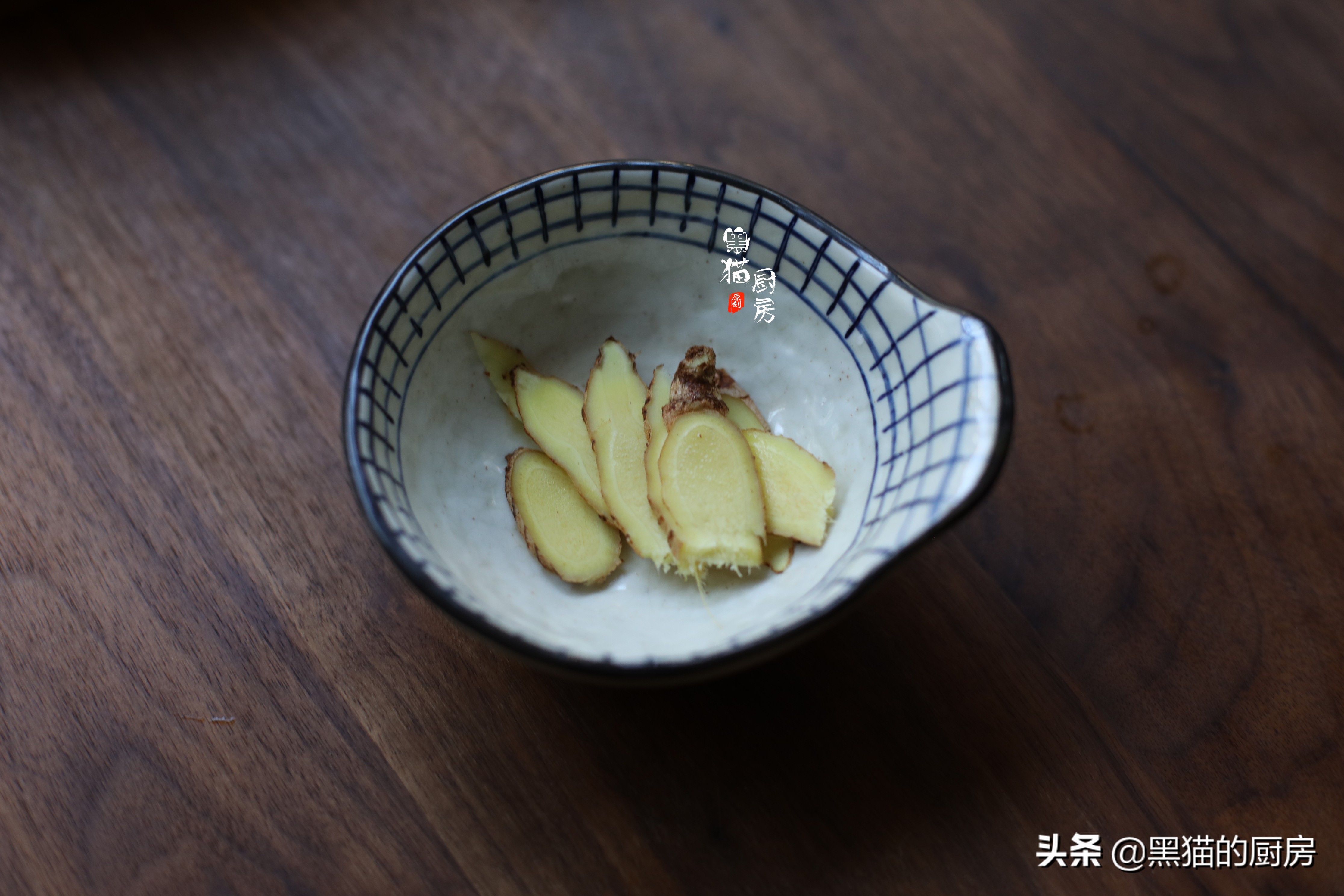 大花胶的正确煮泡发方法,花胶泡发用热水还是冷水