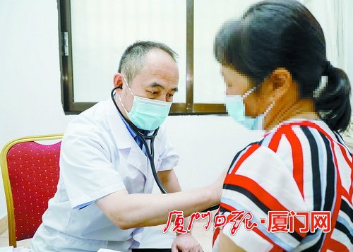 冠脉堵了心脏乱跳一根导管解顽疾——厦大附属中山医院心内科不断提高介入治疗水平微创解决心血管疑难疾病