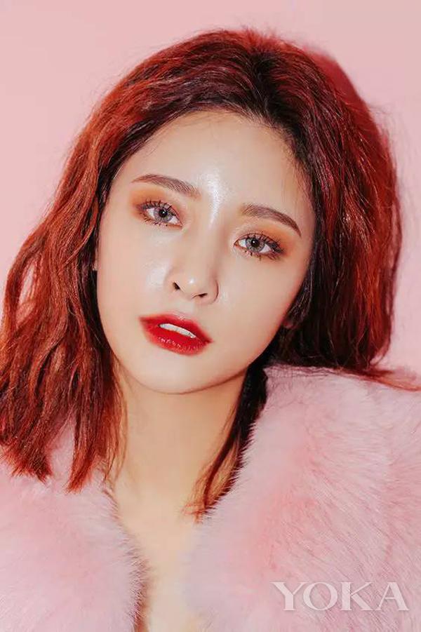 林允最漂亮的唇膏,林允快速化妆变身