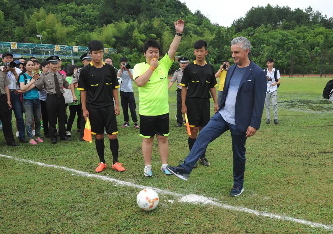 踢球的第7年想放弃了,踢球的第十个年头