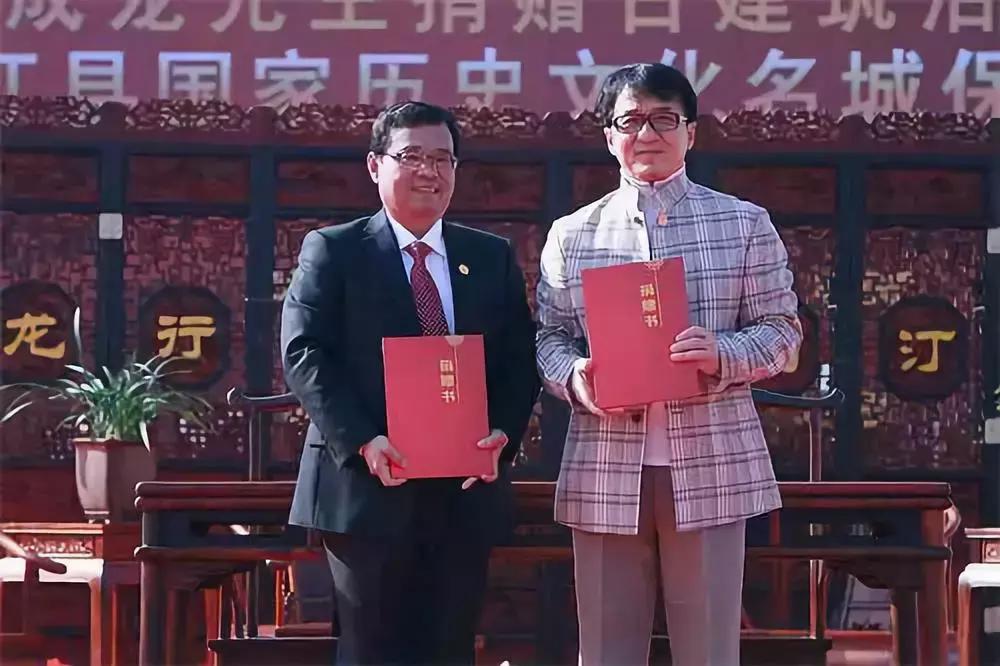 成龙收藏的紫檀,成龙的小叶紫檀值多少钱