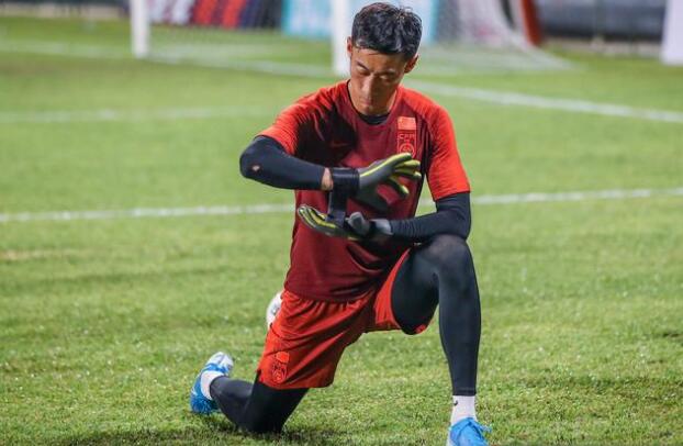 张鹭谈中国足球啥时候才有希望,张鹭高铁吸烟