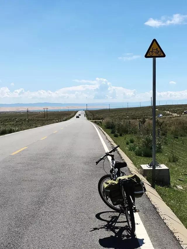 在公路旁随手一拍都是美景,中国有一条公路每一公里都是美景