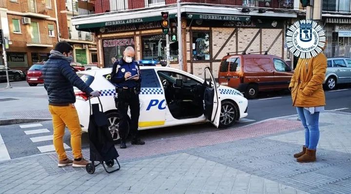 这些软硬不吃扮成狗也要出门浪的人，终于开始“StayHome”了