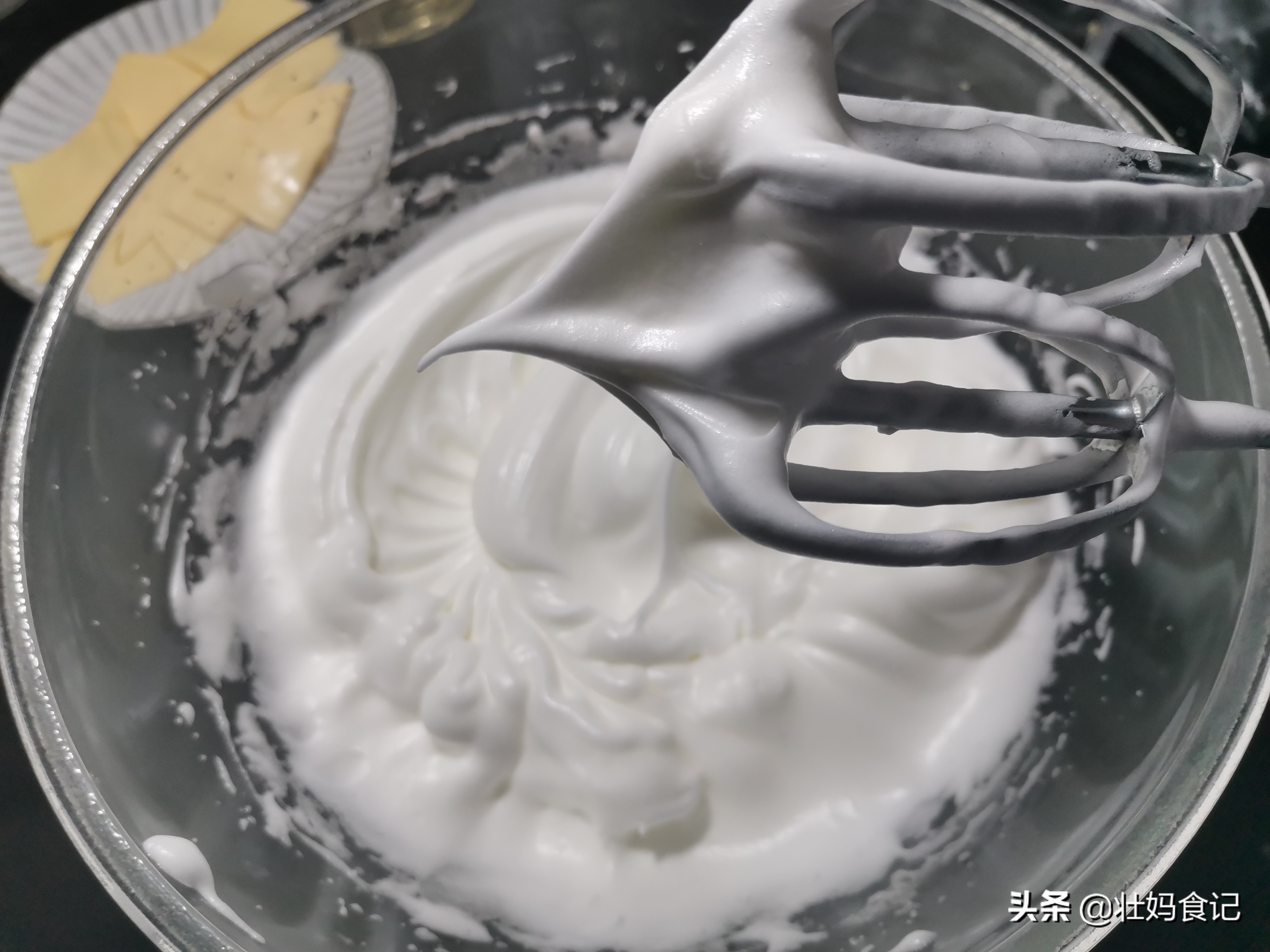 一分钟学会南瓜芝士蛋糕,蛋黄蛋清不分离的南瓜蛋糕做法