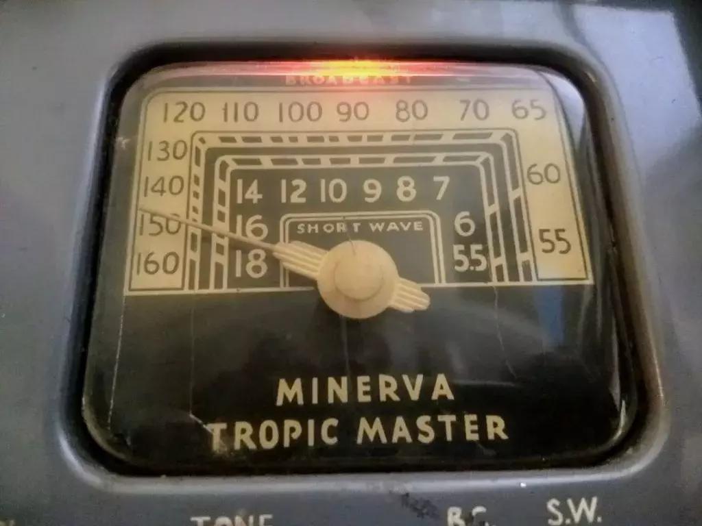 二战便携式单兵小电台,二战便携式无线军用电台